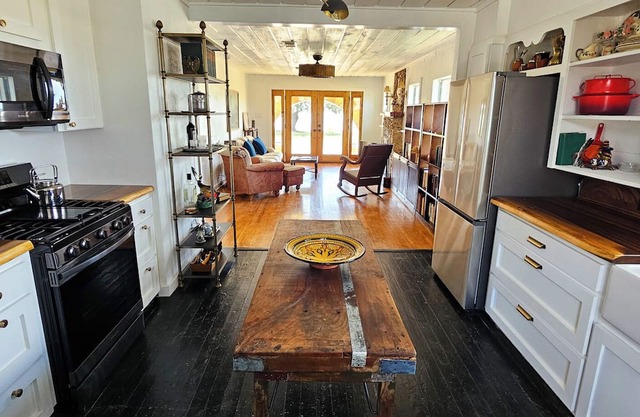 Brady Lake Retreat with Private Boat Ramp & Steam Shower