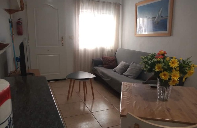 Apartment 'Orientados Al Sur Yeyo Marina' with Shared Terrace, Wi-Fi and Air Conditioning