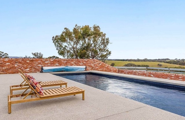 Mia Springs Pool Retreat