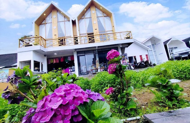 Dieng Hebat Villa & Glamping