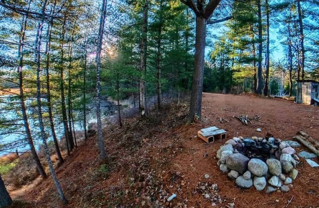 Serenity Point Dome-Romantic Escape Private Pond