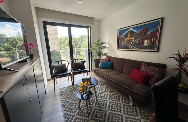 Nice apartment with swimming pool and gym in Zona 14