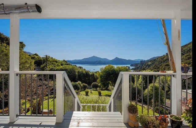 Coastal Retreat on Moetapu Bay Road – Marlborough Sounds Paradise