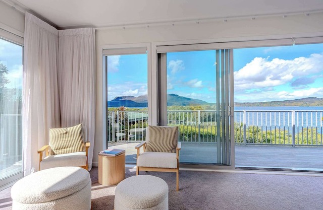 Boat Shed Bay - Stunning Lake Tarawera Views