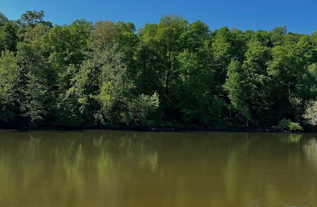 Riverfront 3BR Retreat Sleeps 8 Peaceful Tippecanoe Getaway