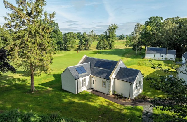 SCHLOSS Roxburghe Hoteln2-bedroom cottage near Heiton