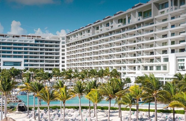 Garza Blanca Cancun Resort 2bed, 3 bath suite w/ kit, w/d, liv rm w/sofabed
