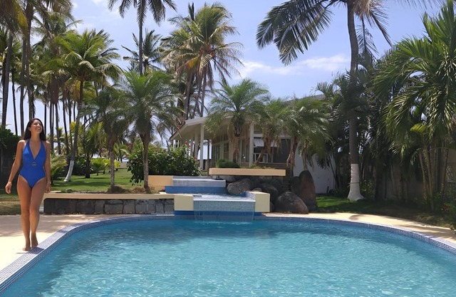 Jane's Beach Resort Room 4, Boutique Hotel