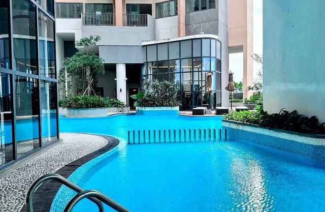 YAKA Trizen Luxury Apartments Colombo - 51 Floor 2BR with Stunning Views