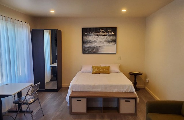 Terrific studio in Chula Vista with cozy vibes