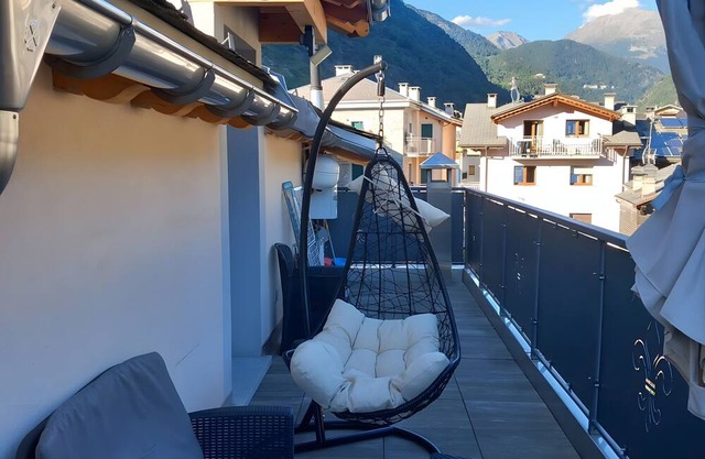 Holiday Home 'Sam Fiamet' with Mountain View, Shared Garden and Wi-Fi