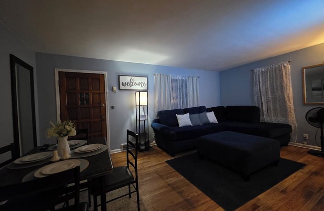 Charming Cape Cod just minutes from YSU!