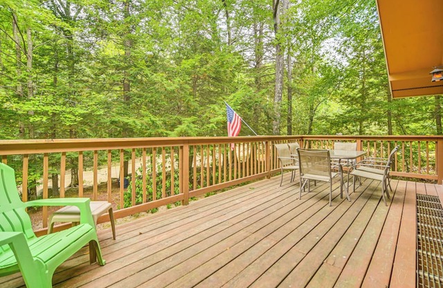 Walk to Water: Outdoor Gem w/Bunkhouse in Madison