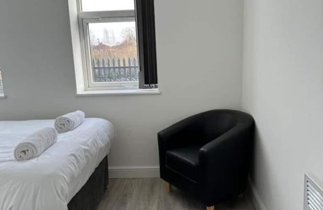 Train Station Aparthotel - Free Wifi, Free Parking One-Bedroom Apartment