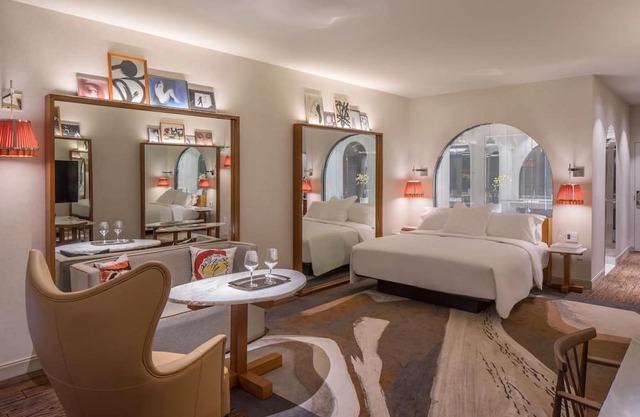 Elegant Tranquil Room with Stunning City Views In The Heart of Downtown Seattle