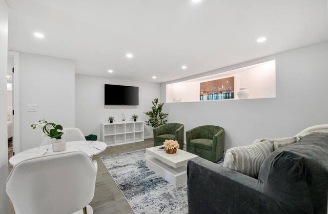 Baldwin Modern Heaven 2B 1BTH