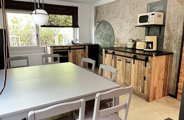 Carotel Industrial Style meets Waldesruhe with a dog