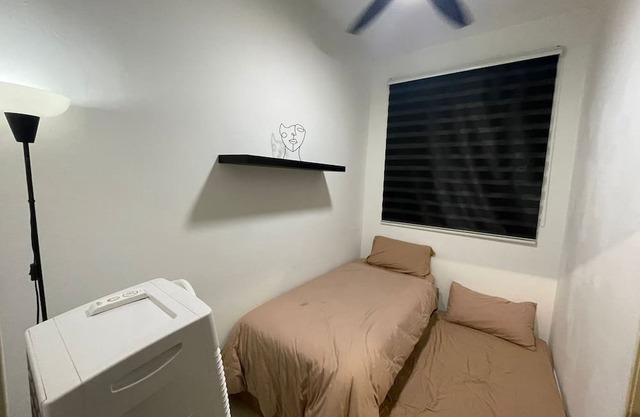 Cozy 2-bedroom apartment in wonderful Johor Bahru with AC, fitness room