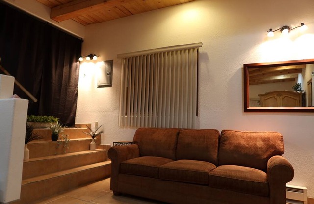 Charming Casita in Seton Village