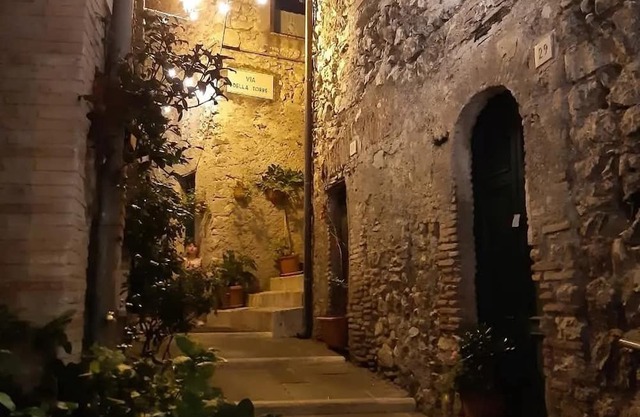 Cozy little house in the beautiful historic center of Olevano Romano.