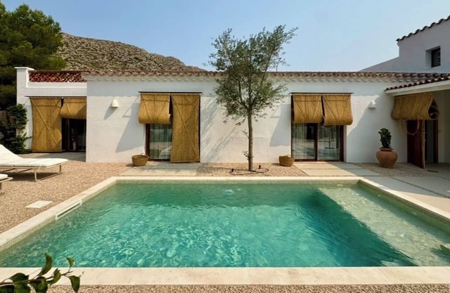 Mediterranean Villa in Puerto de Pollensa. Walking distance pinewalk Heated Pool