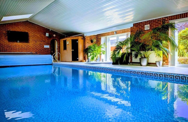 Aberfall Villa Pool Hot Tub Saunas Gym Cinema Gdns