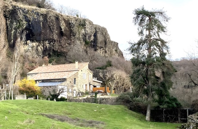 Holiday Home 'Gîte Les Bourriaux À La Ferme De' with Mountain View