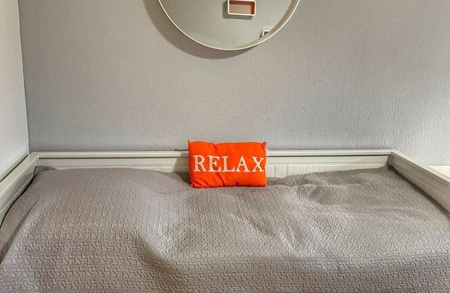 1 room apartment with garden