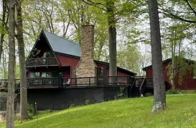 Delightful 4-bedroom cabin in Rocky Fork Lake, Hillsboro Ohio!