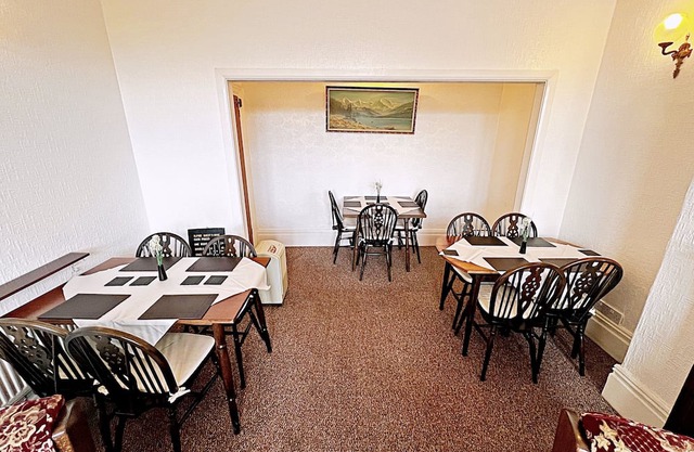 55 Clee Road, Cleethorpes, Spacious Guest House by Sea