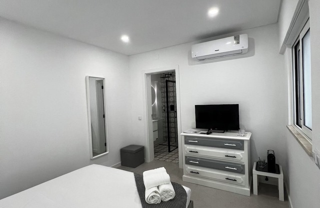 Peace Corner - Grey