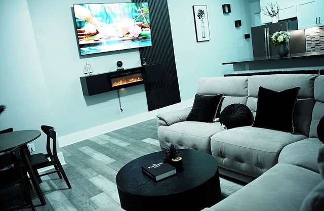Modern Minimalist Home in the heart of Reading