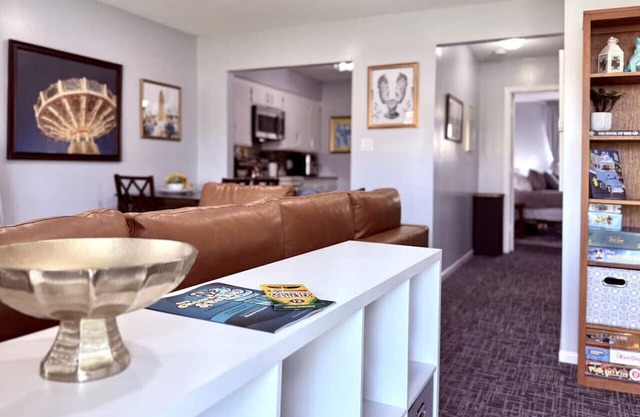 Quiet and Relaxing 2 Bedroom in Little Canada