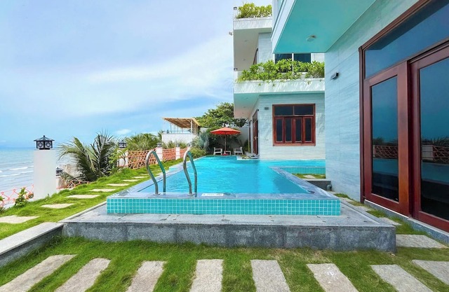 Beach Front Villa – 4BR - Bay View Resort, Mui Ne
