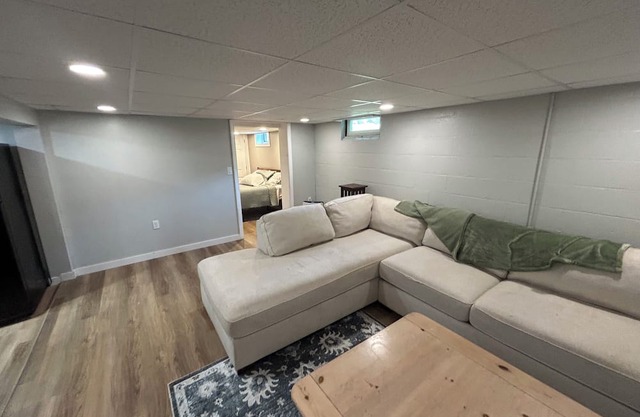 Fabulous 1-bedroom apartment in Exeter centrally located < 1 mile from downtown
