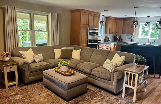 Private Farmhouse Retreat near camps, wedding venues, ski areas
