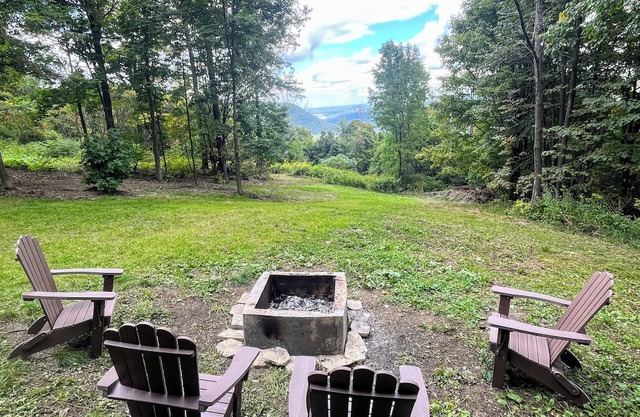 Lake View with 7 Acres & WiFi near Naples and Outdoor Fun!