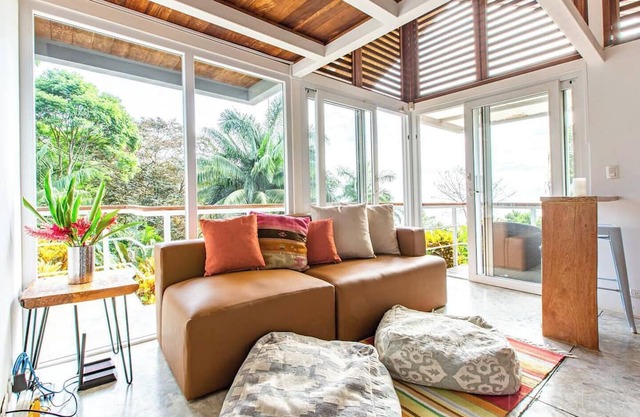 Bird Perch , Amazing Views in a Cozy Space!