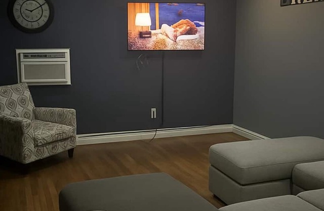 FOUR you! Ryder Cup rental. Cozy up!