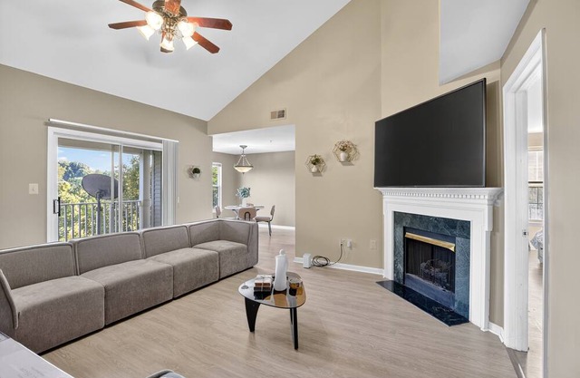 NEW! Cozy Pikesville Penthouse with Basketball Arcade