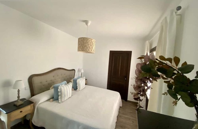 Villa-Cottage-Ensuite with Shower-Landmark view-Villa rural con encanto