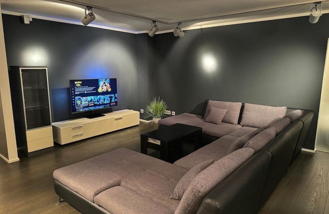 Luxury 4 room apartment with balcony