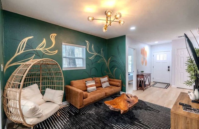 Cozy 6BR Oasis | Fire Pit | Sleeps 13 | Near DT