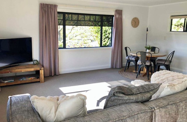 Redwood Cottage - Essential Comfort