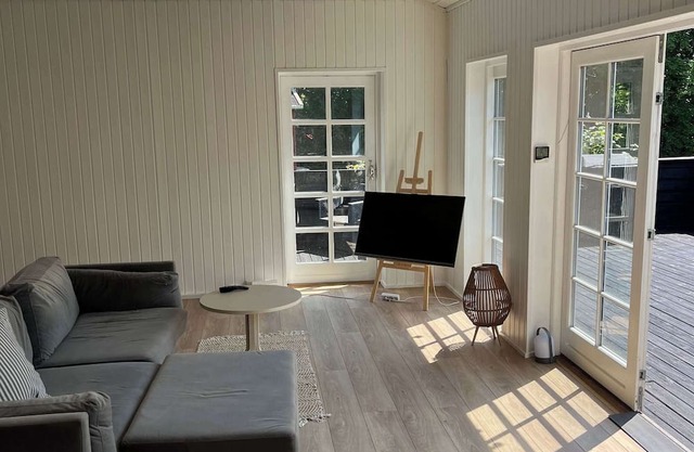 Family Vacation home 1 minute from Beach