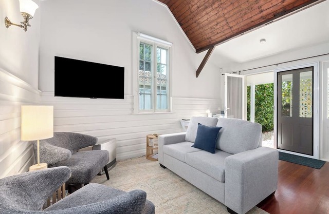 The Stables Cosy Cottage Vibes near Coogee Beach