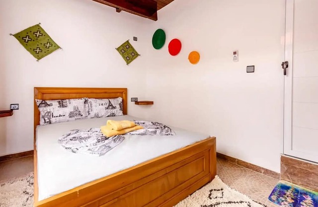 Bluerina - Private Budget Room Air conditioning And Breakfast Included