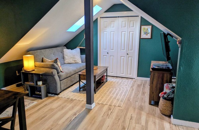 Cozy Studio near CSU & Old Town