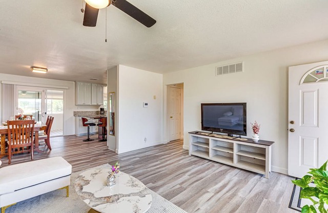 Hemet Retreat w/Peak Views + 2 Saunas