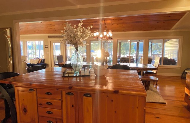 Serenity Shores – 6BR Lakefront Haven